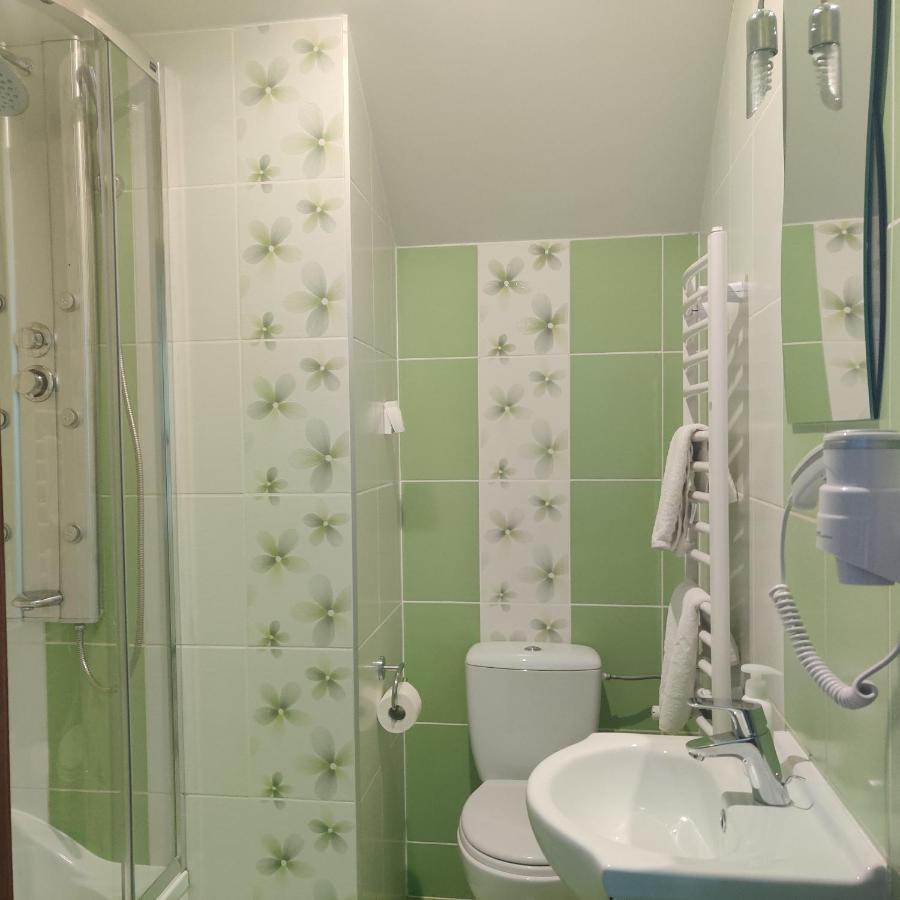 Cztery Pory Roku Casa de hóspedes Białowieża Exterior foto