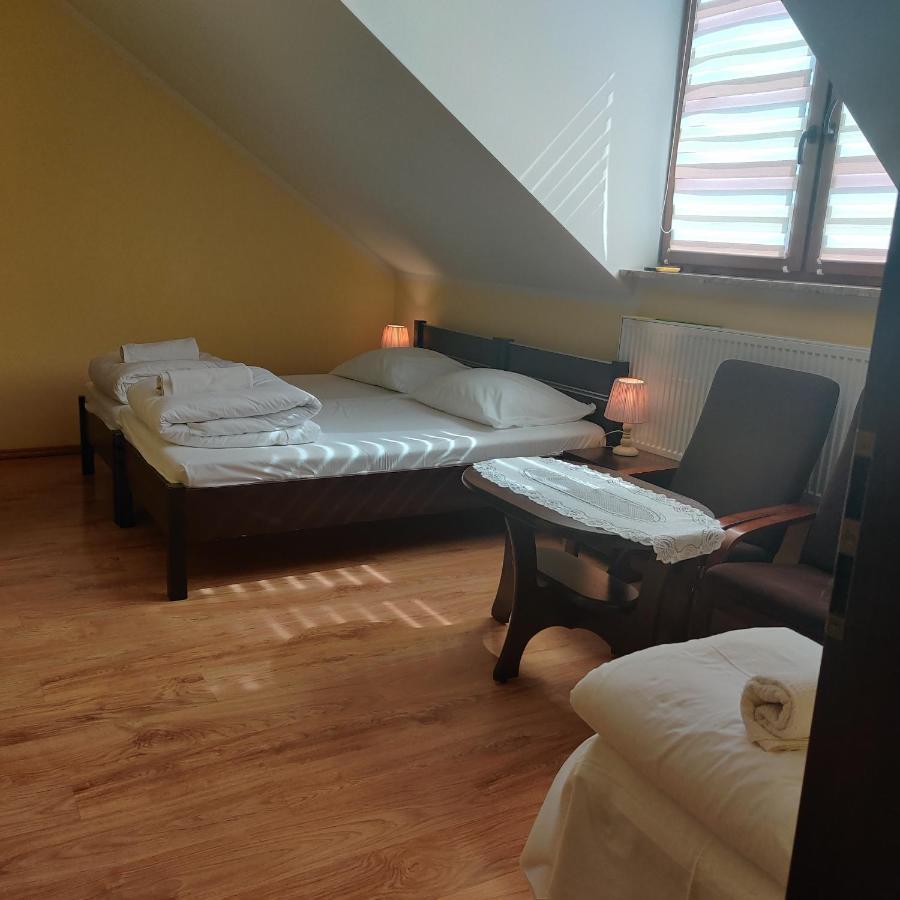 Cztery Pory Roku Casa de hóspedes Białowieża Exterior foto