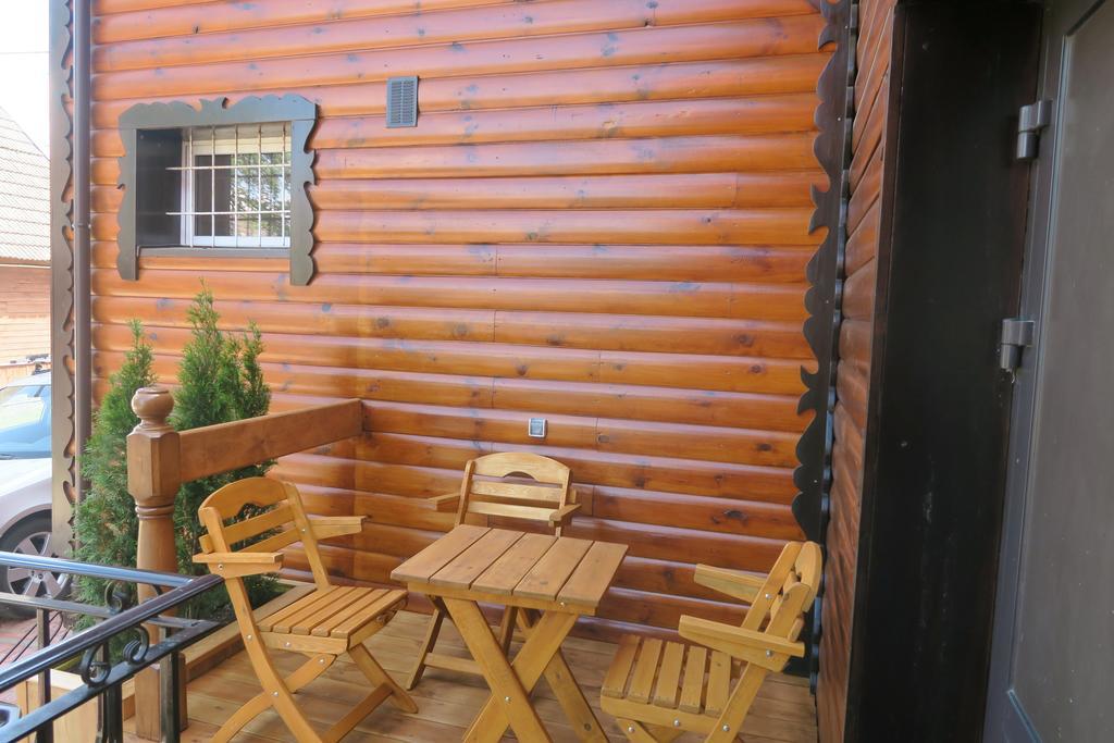 Cztery Pory Roku Casa de hóspedes Białowieża Exterior foto